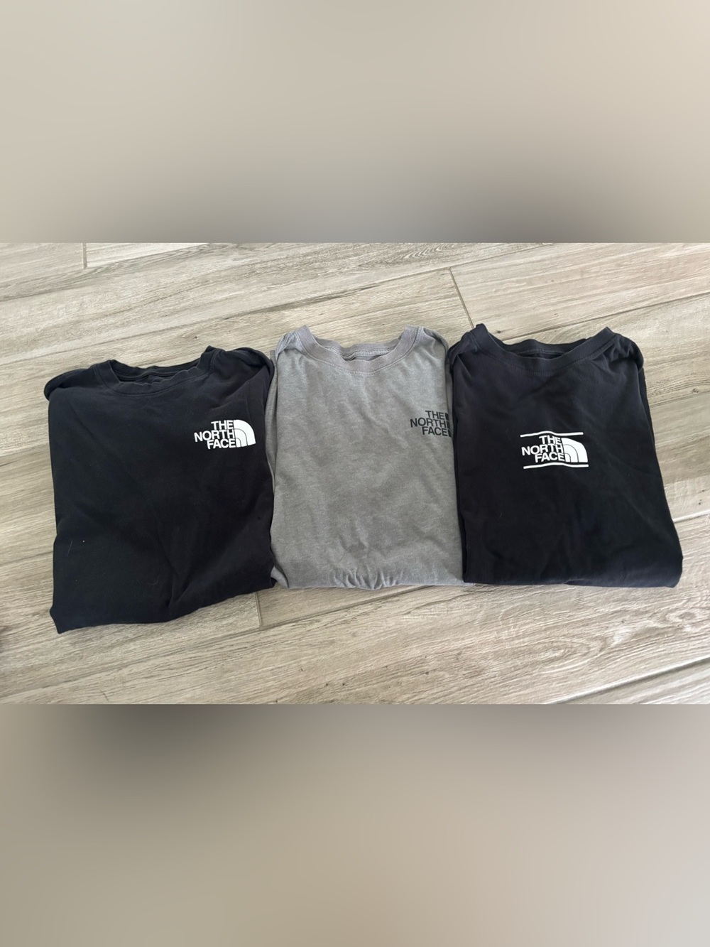 The North Face t-shirt bundle Size M